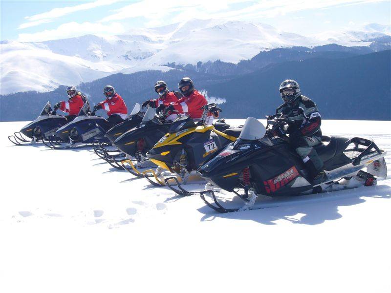 snow mobiles tour